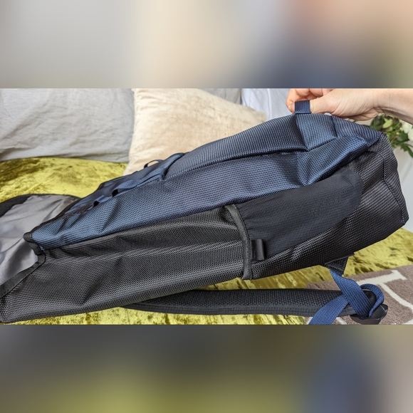 Navy Limited Edition Timbuk2 Traveler's Backpack - Picture 8 of 14